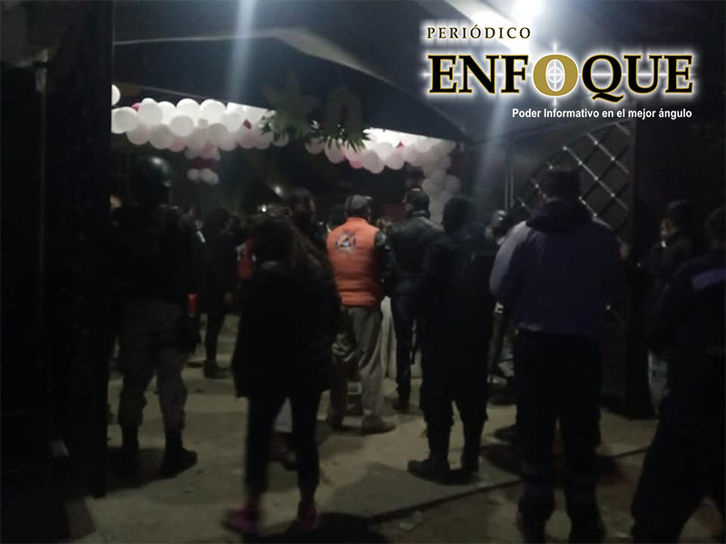 Sin importar la pandemia, vecinos de Quecholac realizan fiestón 