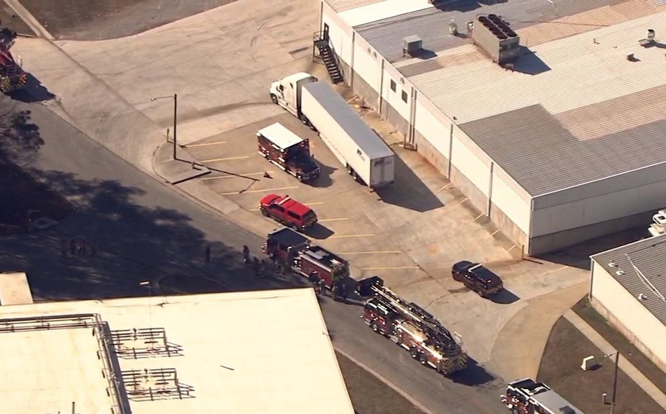 Reportan al menos 6 muertos y 10 heridos por incendio en planta agroalimentaria de Atlanta