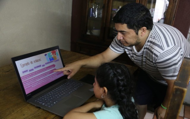 Para Barbosa, la deserción escolar se debe a la falta de compromisos de alumnos y padres de familia
