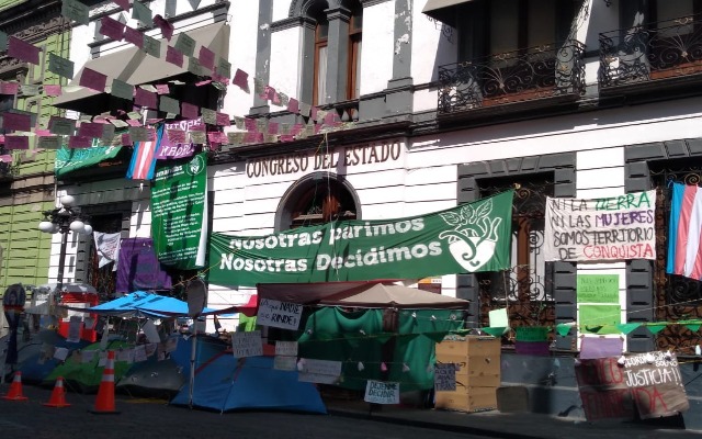 Feministas piden voto de castigo contra quien no apruebe la Ley Agnes; advierten que emprenderán acciones legales