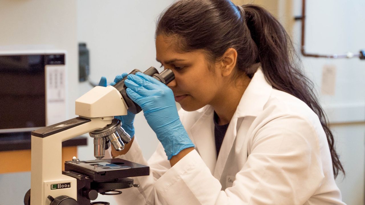 BUAP reconoce rol de mujeres y niñas en la ciencia