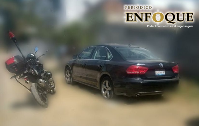 Recuperan  auto de servicio de taxi robado en San Pedro Cholula