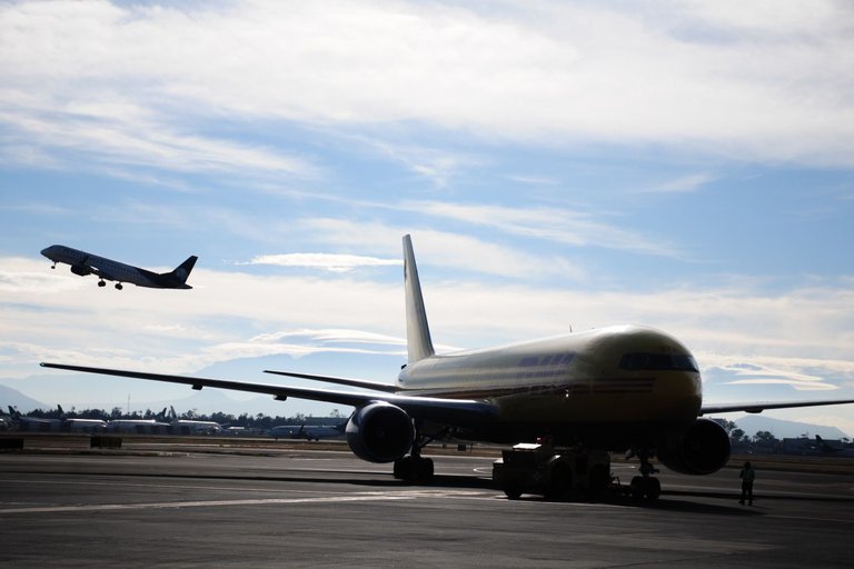 Estas son las aerolíneas comerciales que aterrizarán por primera vez en Santa Lucía