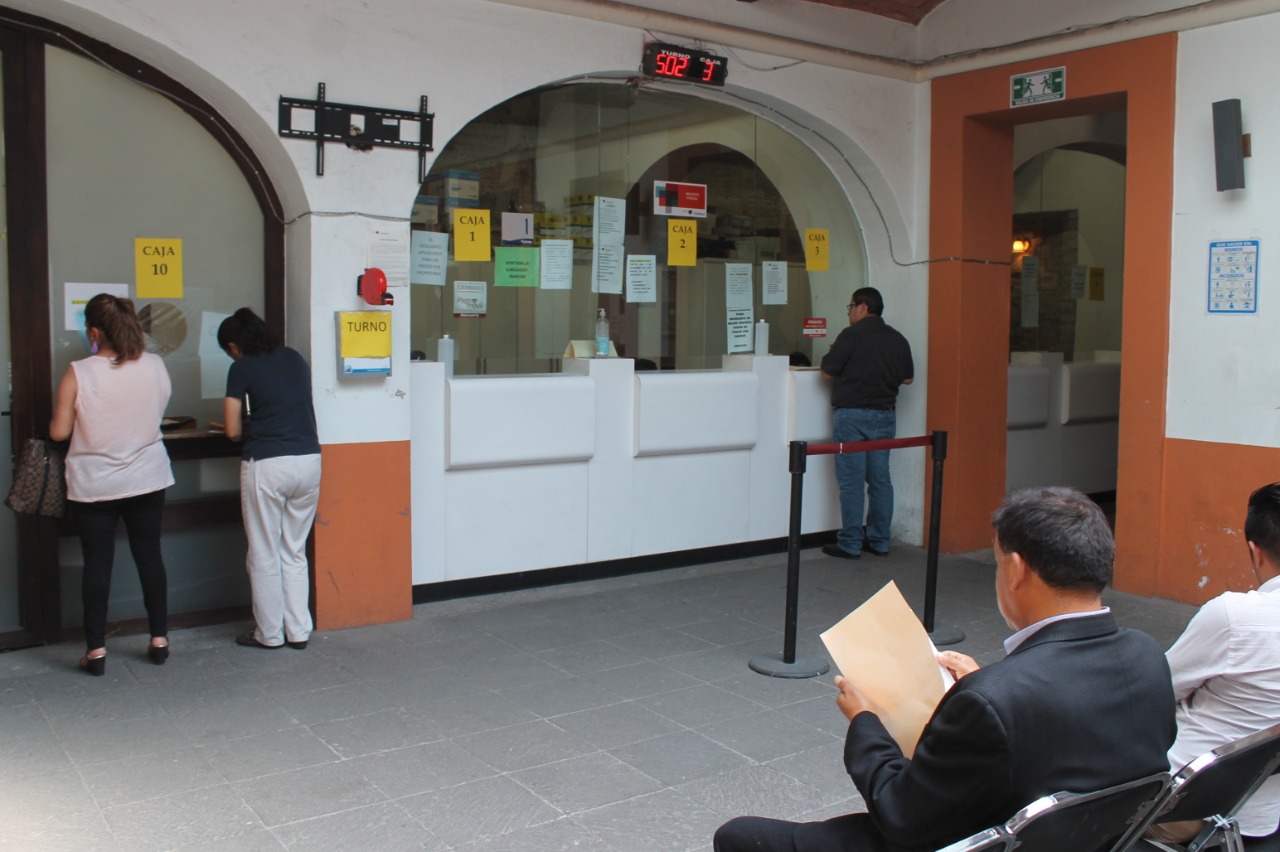 Continúa atención a contribuyentes en Tesorería de la capital tlaxcalteca