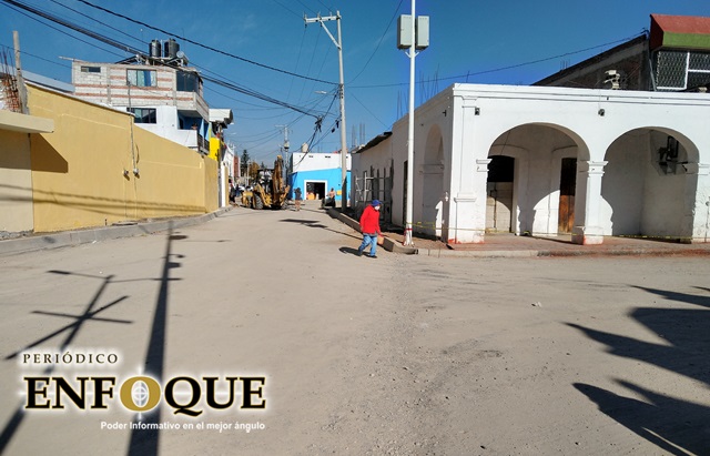 Lleva avance 70% trabajos de remodelación del centro de Cuautlancingo