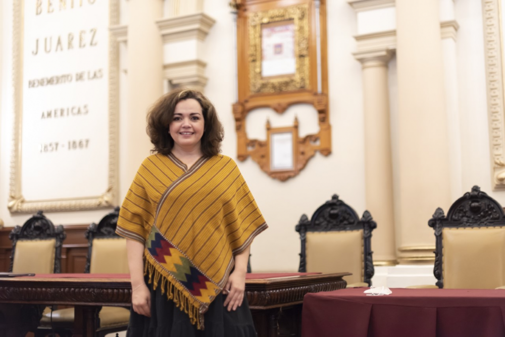 Liza Aceves deja la Secretaria del Ayuntamiento, va por una diputación federal