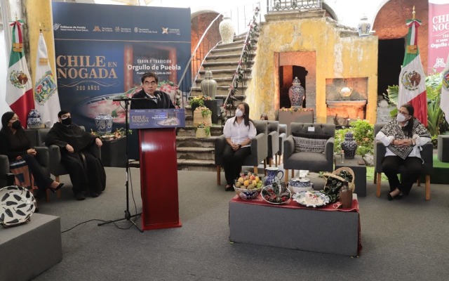 Gobierno estatal prevé que la temporada de chiles en nogada ayudará a la reactivación económica de Puebla
