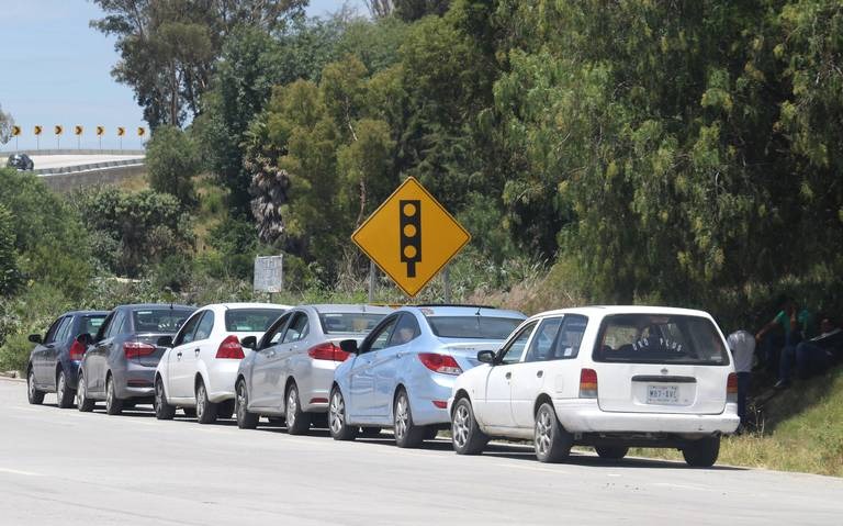 Barbosa acuerda regulación de taxis y transporte ejecutivo para combatir pirataje