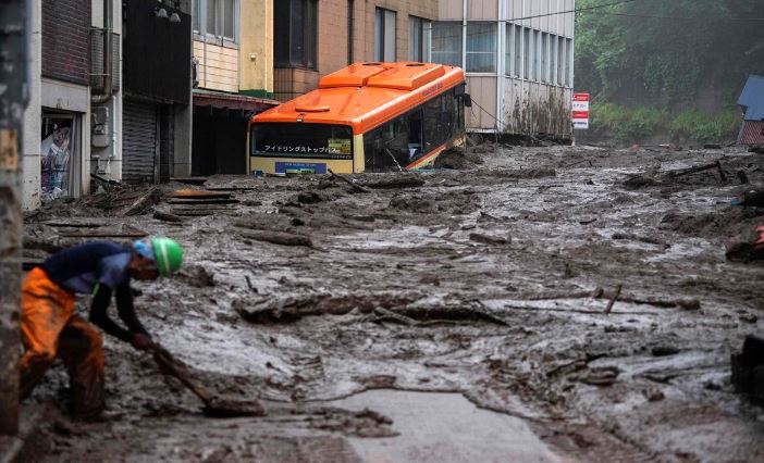 Fuertes lluvias en Japón dejan 2 muertos y una veintena de desaparecidos 