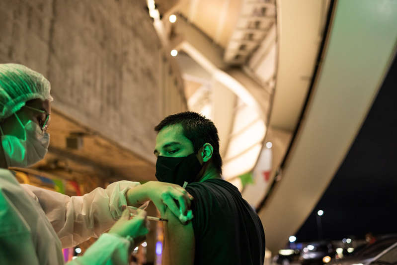 América supera las 600 millones de dosis aplicadas y más claves de la vacunación