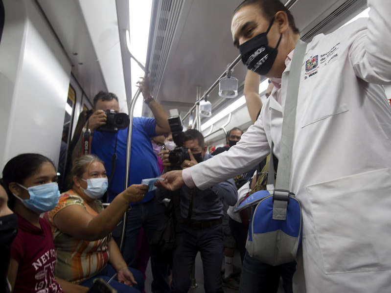 Regresan a semáforo rojo por tercera ola de covid-19: Nuevo León