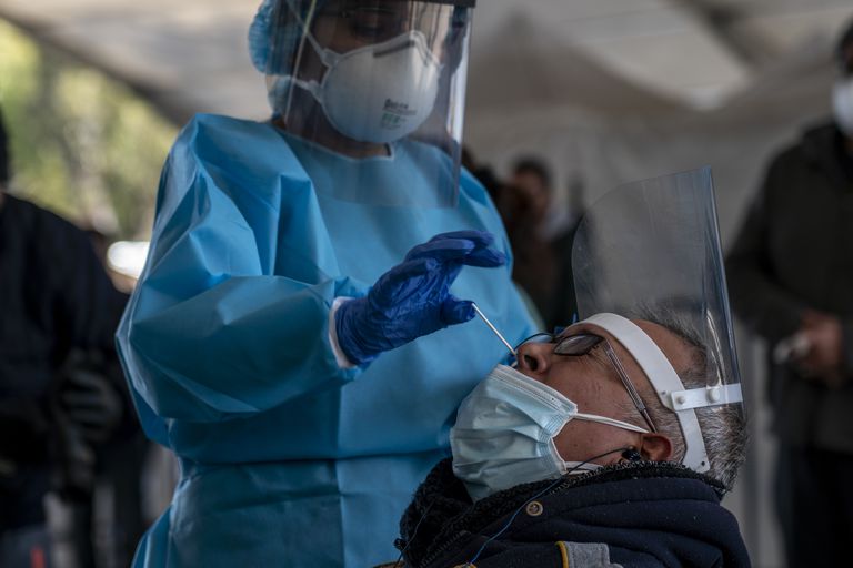 México registra 42 muertes y 2,611 nuevos casos por Covid-19