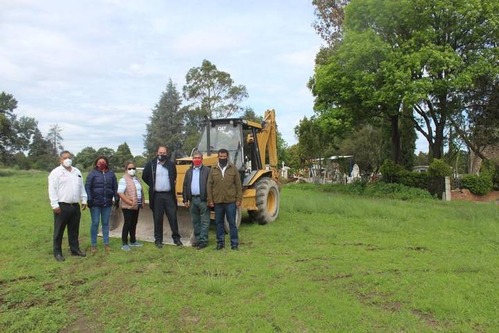 Se construirá una barda en el panteón de Santa Cruz Tlaxcala.
