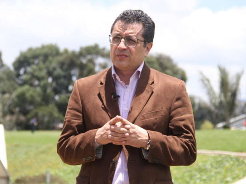 Nayib Bukele deporta a México al periodista Daniel Lizárraga