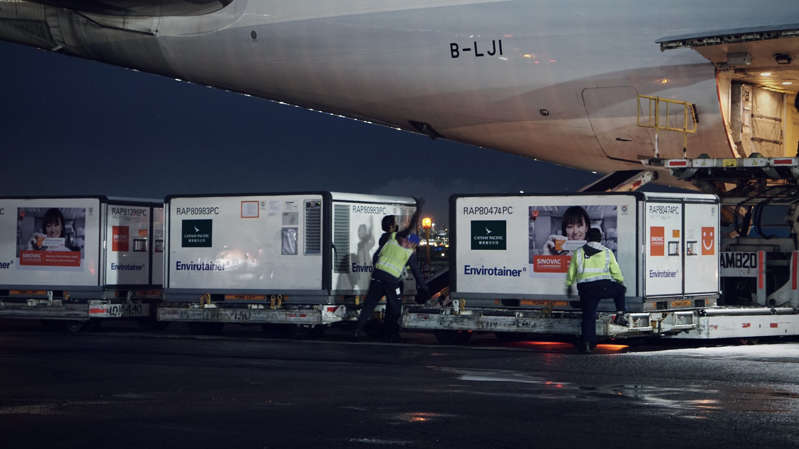Llega a México lote con un millón más de vacunas Sinovac