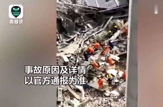 Derrumbe de hotel en China, deja al menos un muerto y diez heridos