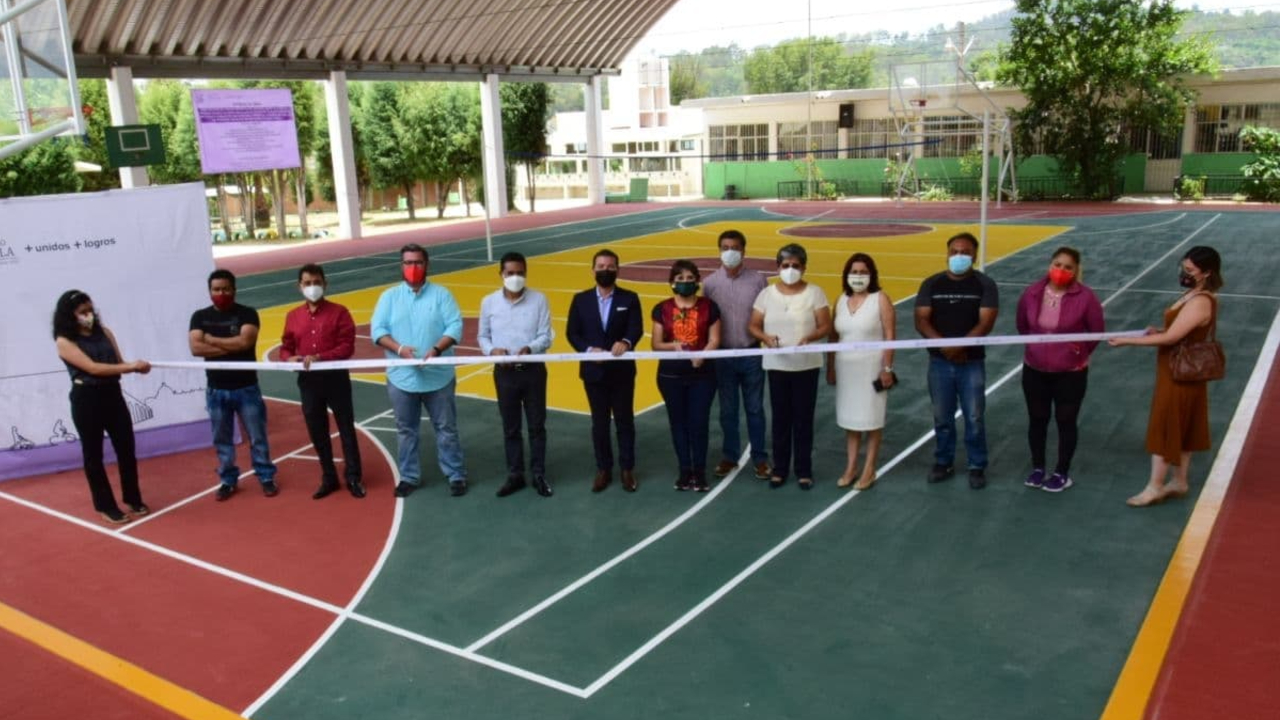 Ayuntamiento de San Pedro Cholula hace entrega de proyectos de infraestructura educativa y urbana en Tlautla y Tepontla