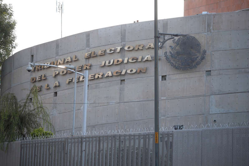 AMLO difundió propaganda ilegalmente, determina Sala del TEPJF