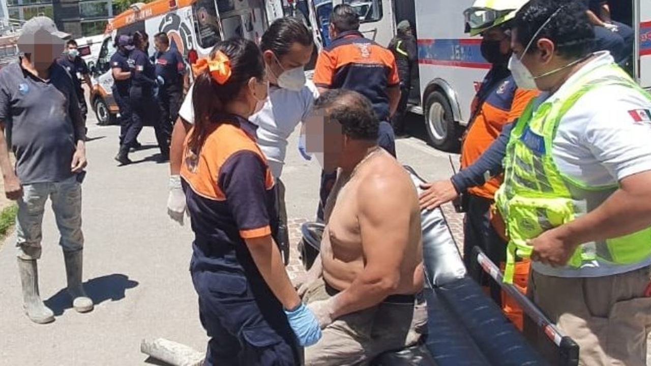 Colapso del techo de una obra en Lomas de Angelópolis deja a varios trabajadores lesionados