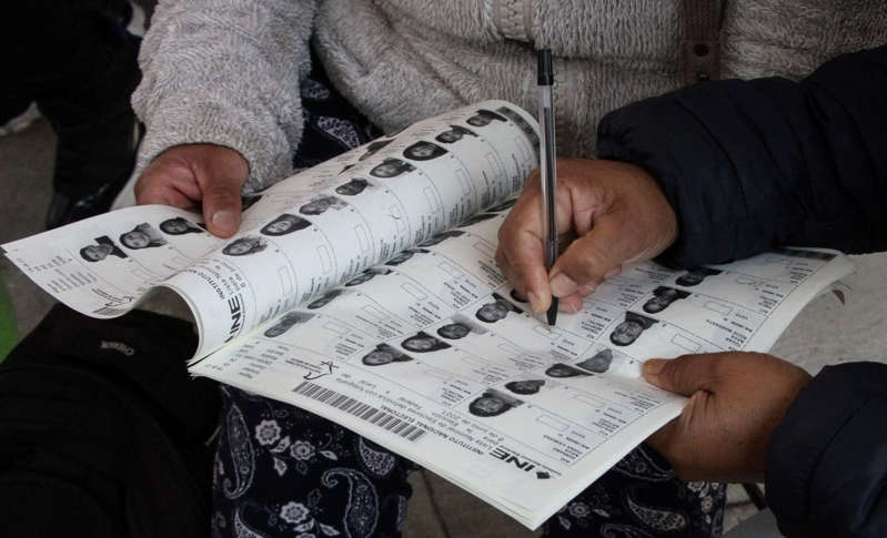 Este es el padrón electoral que venden en mercado negro: INE