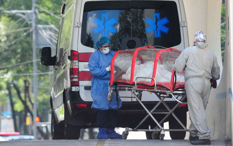 Empiezan a llenar hospitales pacientes con COVID con menos de 50 años 