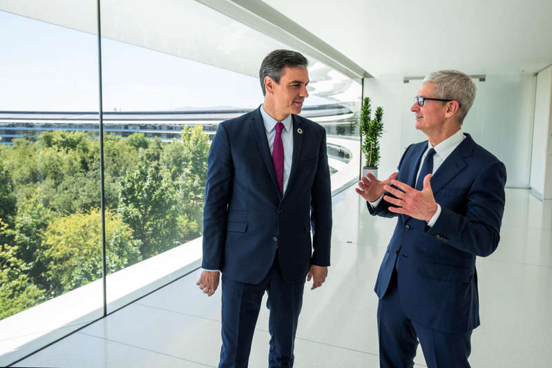 "No hay mejor ocasión para que Apple invierta en España": Sánchez, a Tim Cook: 