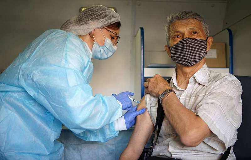 No serán contagiosas las personas vacunadas con dos dosis de Sputnik V 