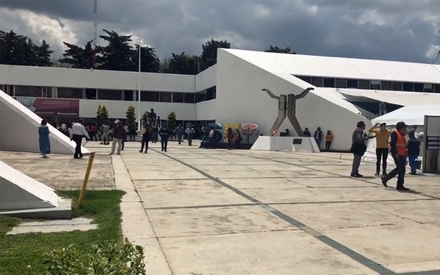 Pide Barbosa una verdadera descentralización de la SEP y no solo traslado de directivos