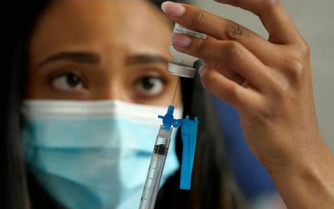 México busca que EU acepte vacunas anticovid para viajes en la frontera