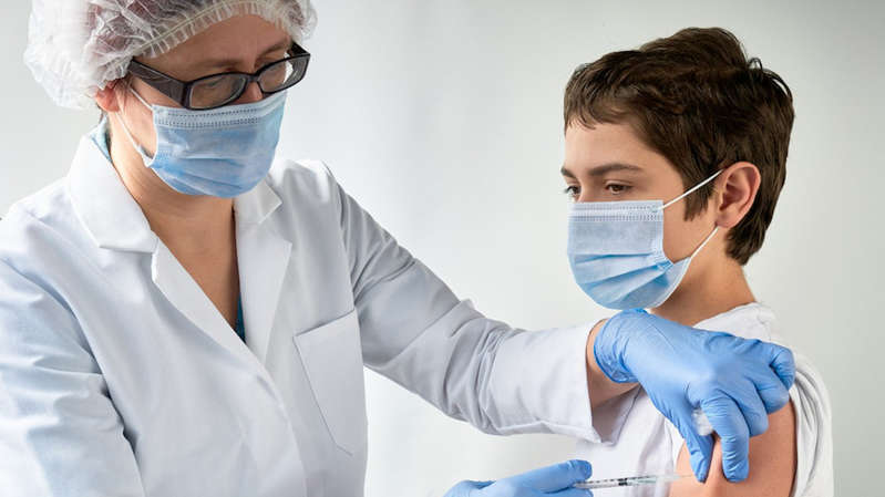 Abren programa de vacunación contra covid-19 a adolescentes entre 12 y 15 años: Irlanda