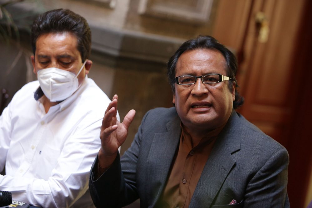 Activistas responsabilizan a Concesiones Integrales por espuma toxica en Rio Atoyac