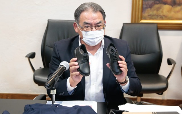 Gobierno estatal solo apoyará con calzado a estudiantes de primaria para el regreso a clases