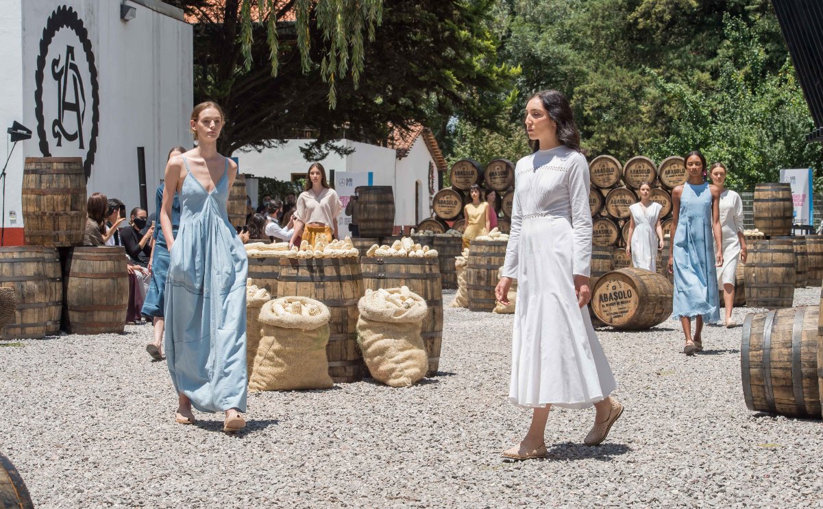 Mercedes-Benz Fashion Week México se celebrará en Puebla; diseñadora poblana participará en el evento  