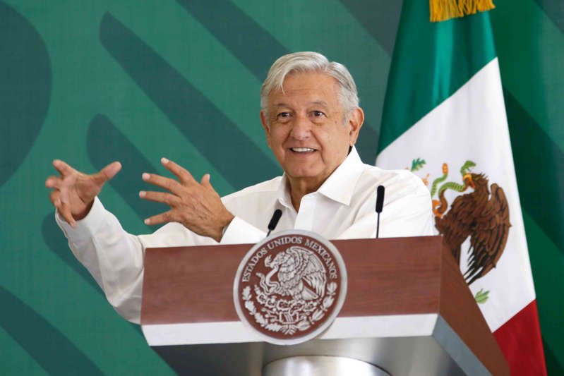 Las clases presenciales no serán obligatorias: AMLO