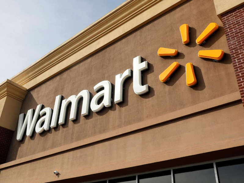 Disney y Walmart piden vacunación obligatoria a sus colaboradores 