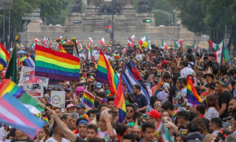 Colectivos LGBTQI+ piden a AMLO crear Instituto Nacional de la Diversidad
