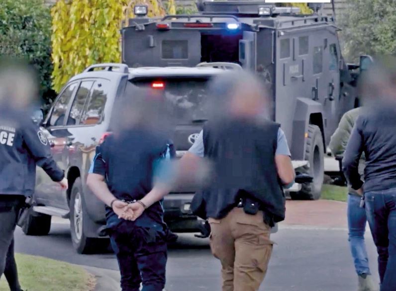 FBI tiende “trampa digital” al narco: caen 800