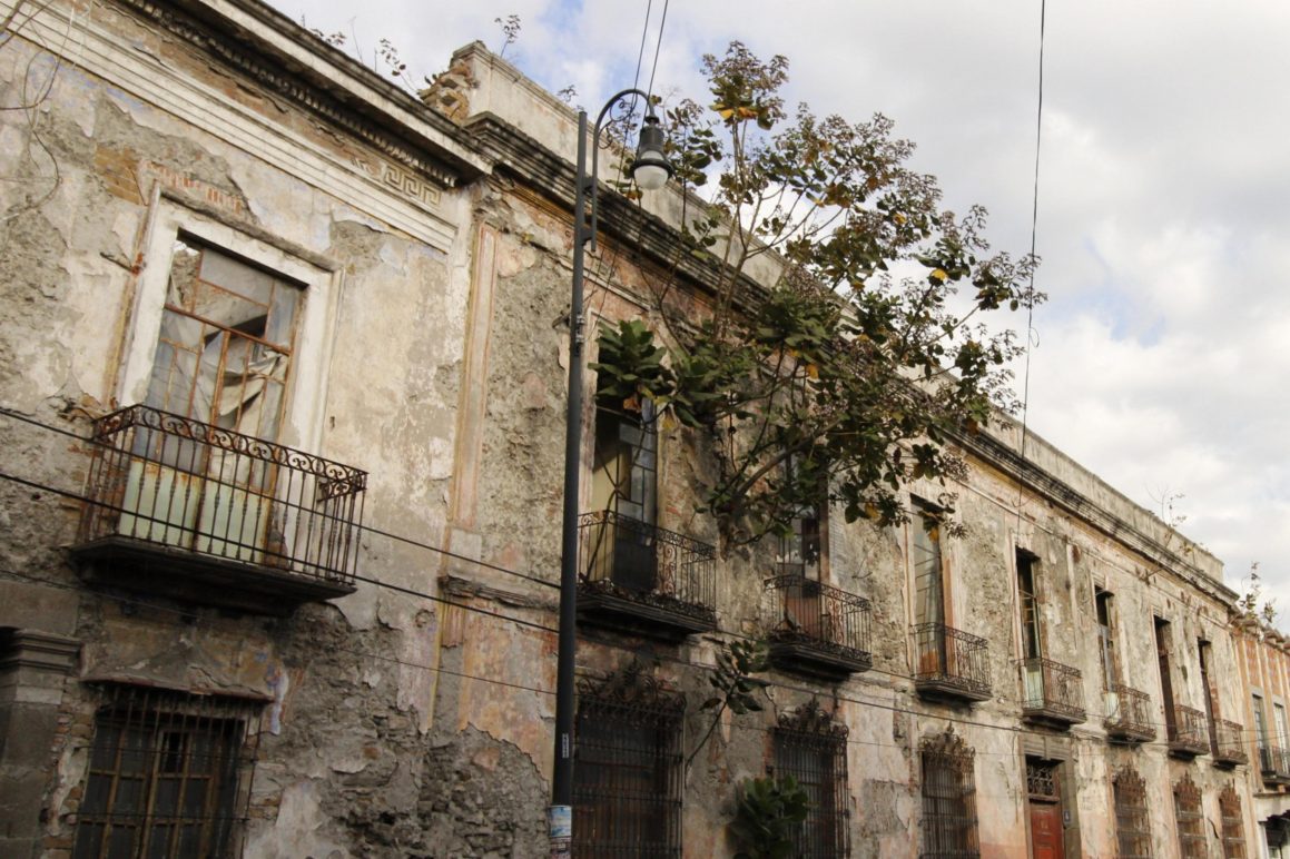 UPVA y Antorcha impiden rescate de casonas en Centro Histórico