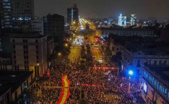 Perú cumple cinco días sin conocer a su futuro presidente