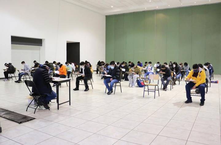 Presentan examen 365 alumnos para ingresar al IPN, campus Tlaxcala
