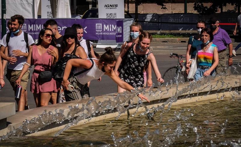 Por primera vez desde septiembre, Italia registra menos de mil casos diarios de Covid