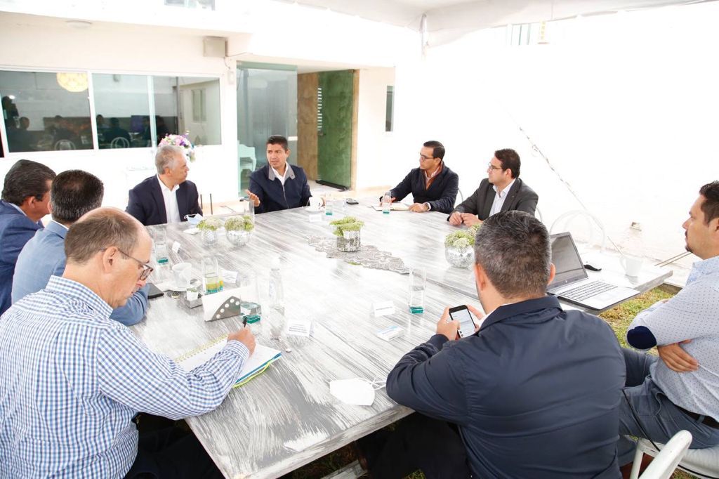 Inicia Eduardo Rivera mesas de trabajo con sector empresarial y universitario