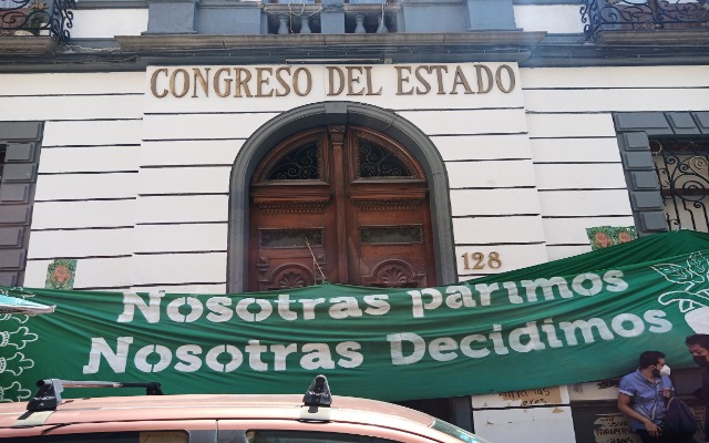 Ingresa a comisiones del Congreso de Puebla iniciativa para despenalización del aborto