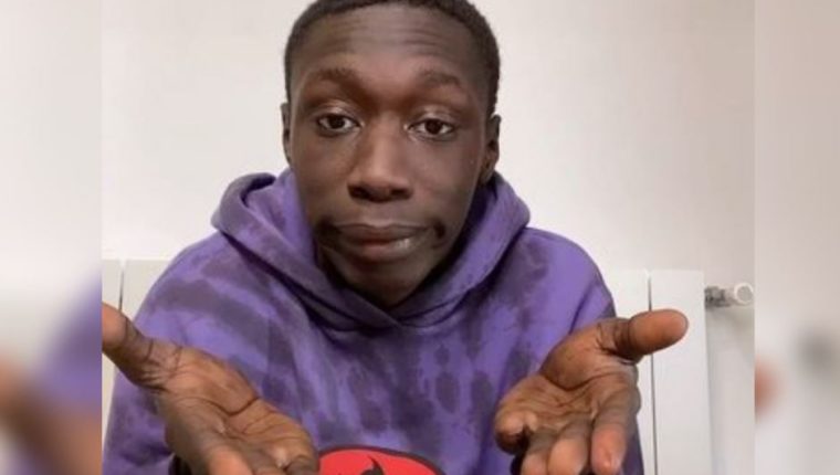 De desempleado a furor en TikTok: la historia del joven que se burla de los influencers