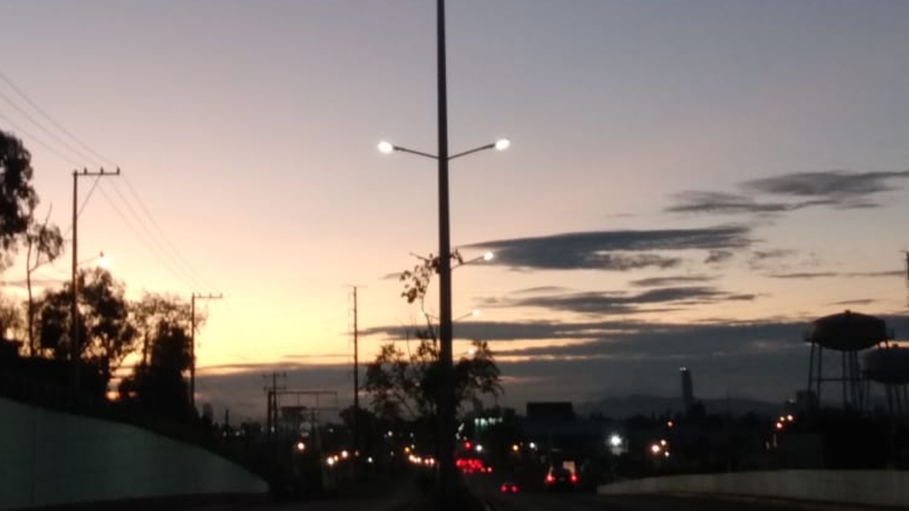 San Andrés Cholula amplia el alumbrado público de la Carretera Federal Puebla-Atlixco 