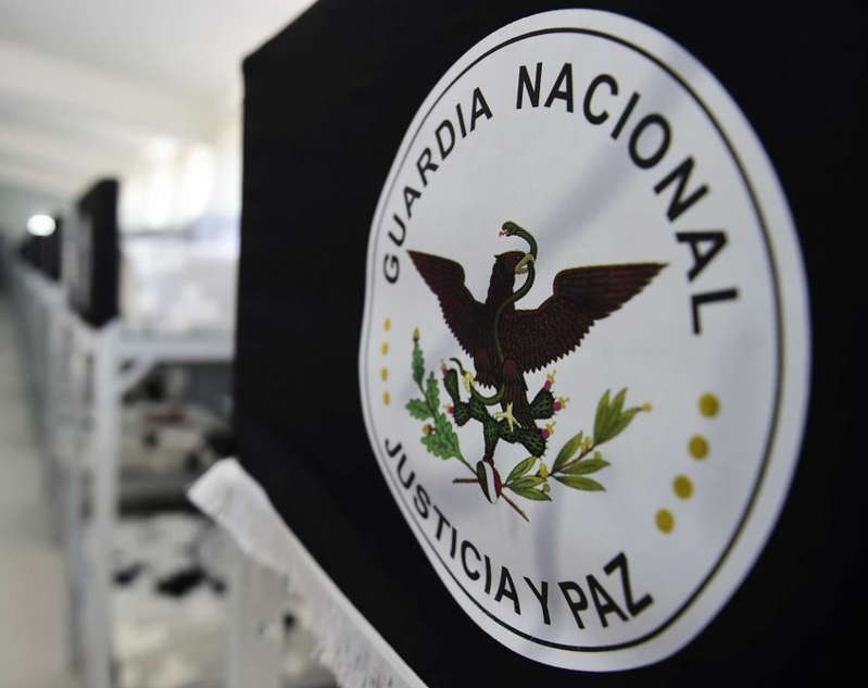 Detienen en AICM a mujer que transportaba un kilo de cocaína