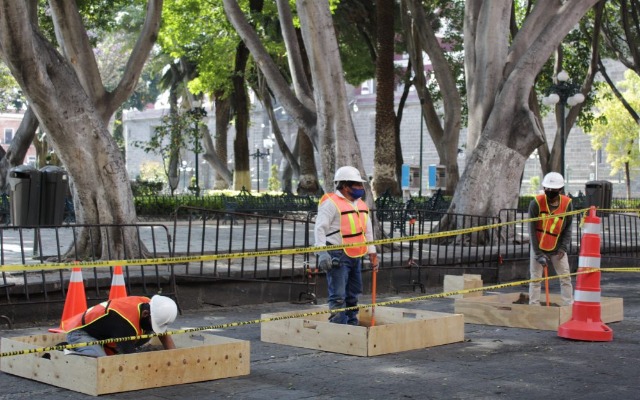 1,600 lajas del Zócalo pudieron haber sido robadas durante gobierno municipal de Doger, señala Miguel Barbosa