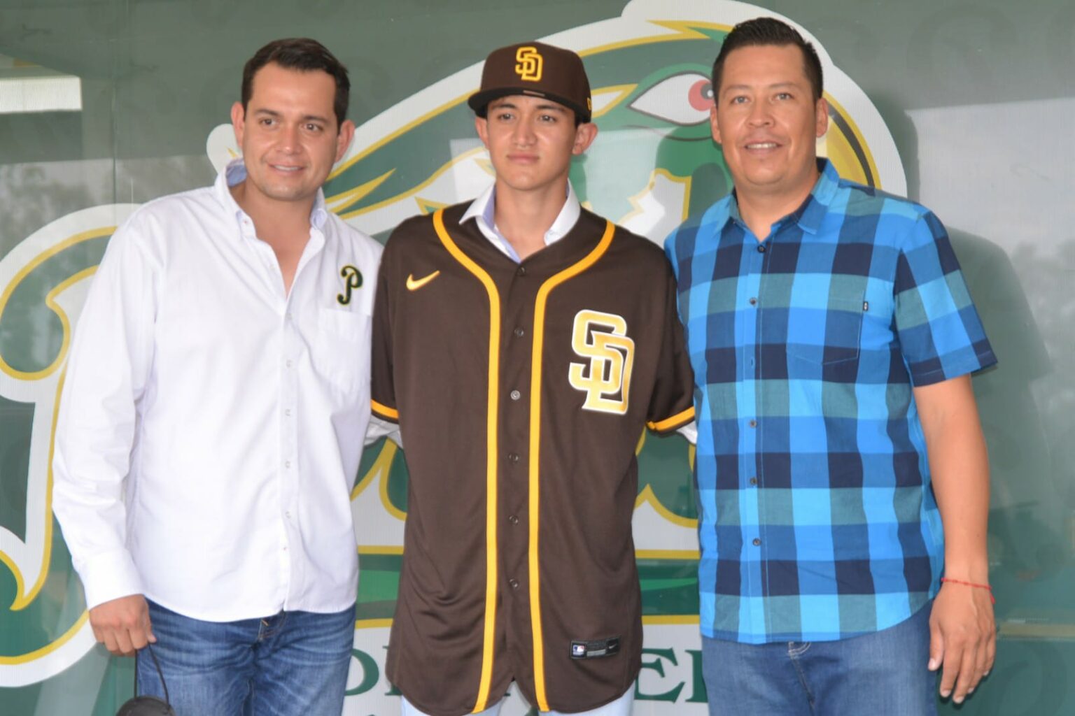 Pitcher de Pericos se va a Los Padres de San Diego