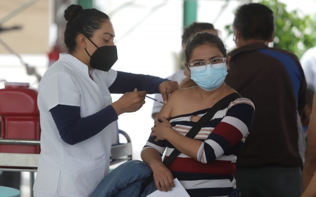 Cofepris autorizó aplicación de Sputnik y CanSino en Puebla, afirma secretario de Salud
