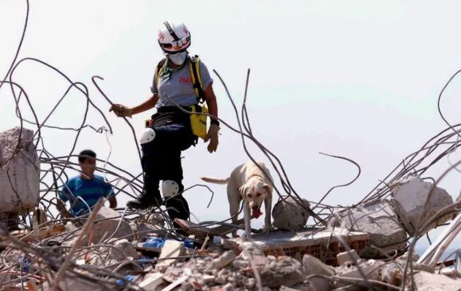 Biden visitará el jueves el lugar del derrumbe en Florida